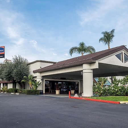 Howard Johnson By Wyndham Fullerton/Anaheim Conference Cntr Экстерьер фото
