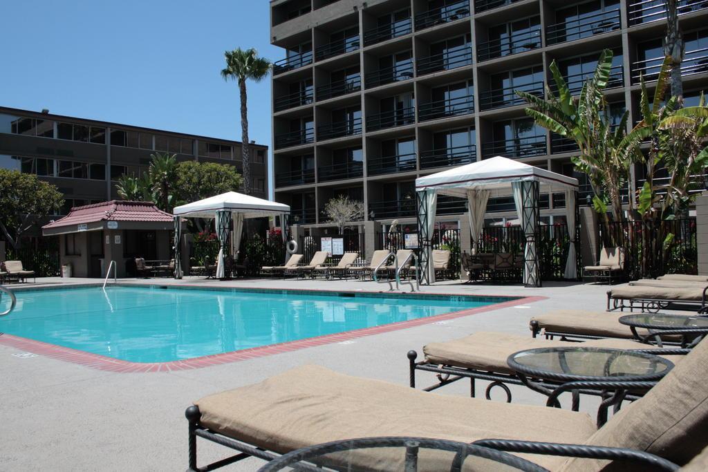 Howard Johnson By Wyndham Fullerton/Anaheim Conference Cntr Экстерьер фото