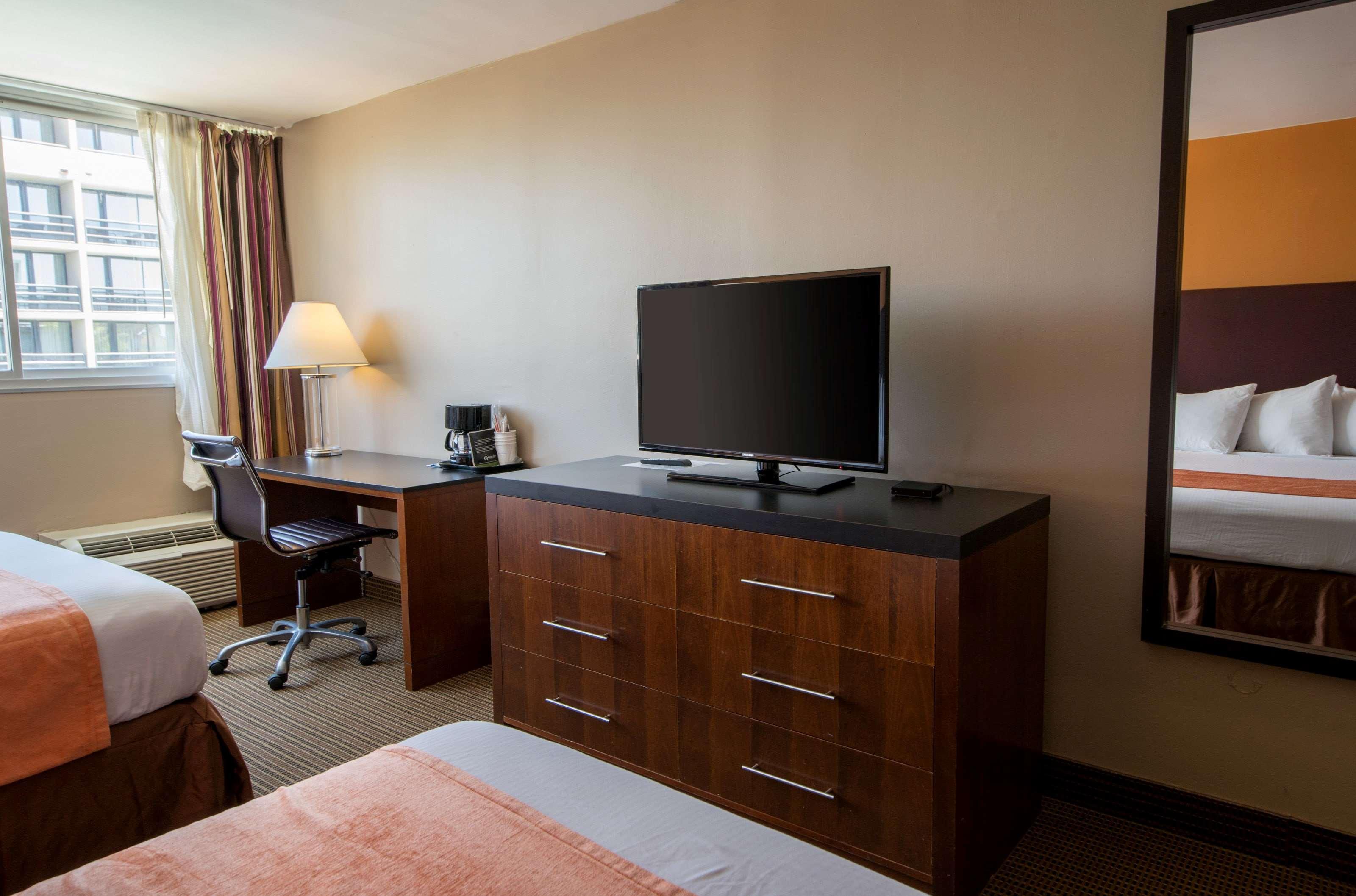 Howard Johnson By Wyndham Fullerton/Anaheim Conference Cntr Экстерьер фото