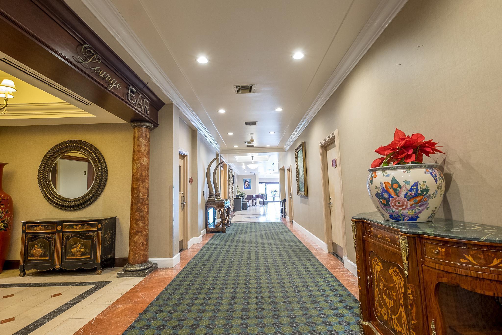 Howard Johnson By Wyndham Fullerton/Anaheim Conference Cntr Экстерьер фото