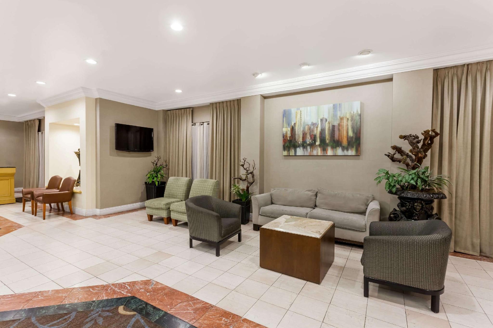 Howard Johnson By Wyndham Fullerton/Anaheim Conference Cntr Экстерьер фото