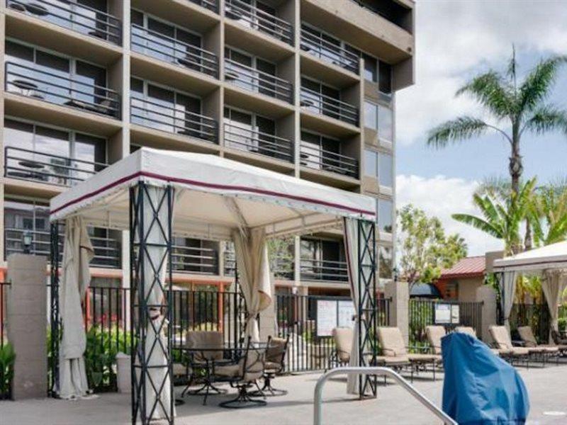 Howard Johnson By Wyndham Fullerton/Anaheim Conference Cntr Экстерьер фото