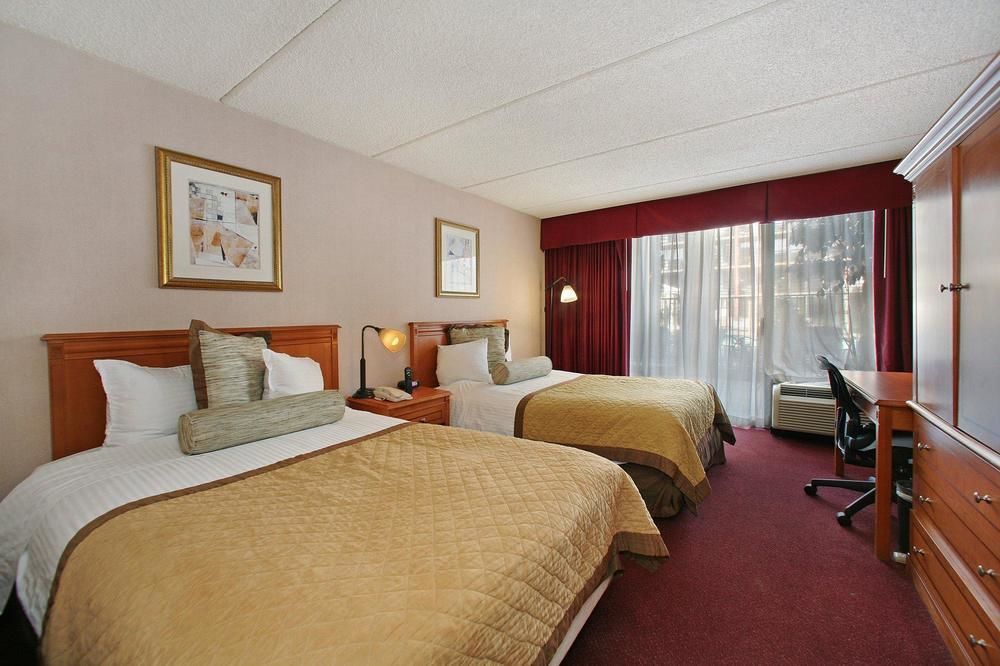 Howard Johnson By Wyndham Fullerton/Anaheim Conference Cntr Экстерьер фото
