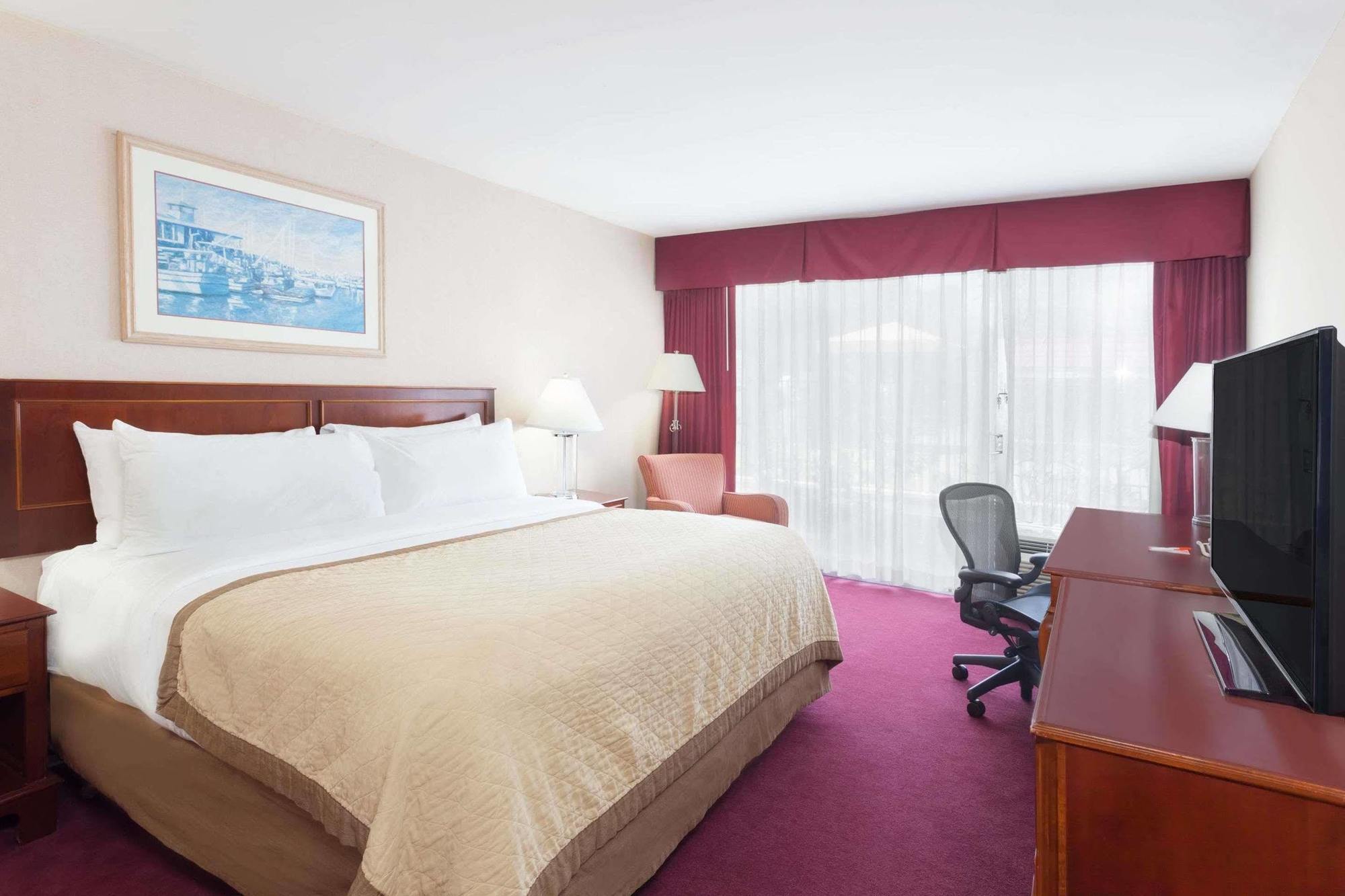 Howard Johnson By Wyndham Fullerton/Anaheim Conference Cntr Экстерьер фото