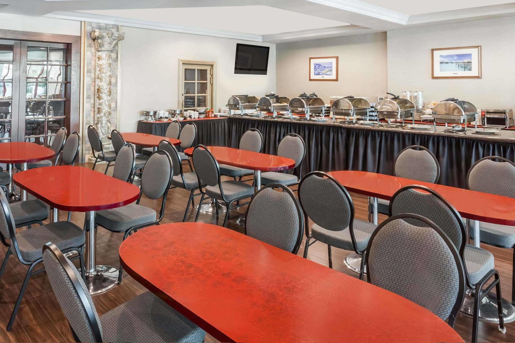 Howard Johnson By Wyndham Fullerton/Anaheim Conference Cntr Экстерьер фото
