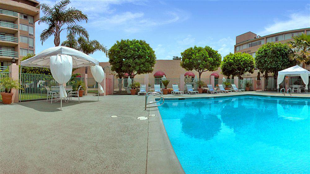 Howard Johnson By Wyndham Fullerton/Anaheim Conference Cntr Экстерьер фото